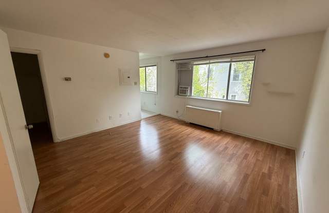4455 Macarthur Blvd photos photos