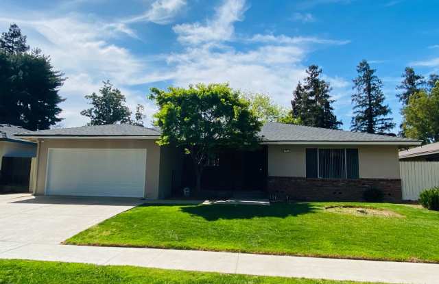 $2,395 Herndon  First, Spacious 4 Bedroom Home - E. Magill Ave, Fresno photos photos