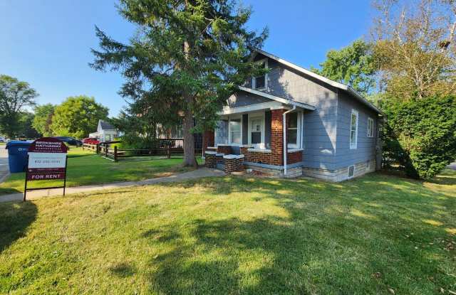 Cute 3 Bedroom Close to Shopping photos photos