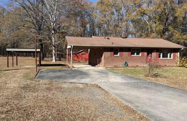 678 Hillsborough Rd photos photos