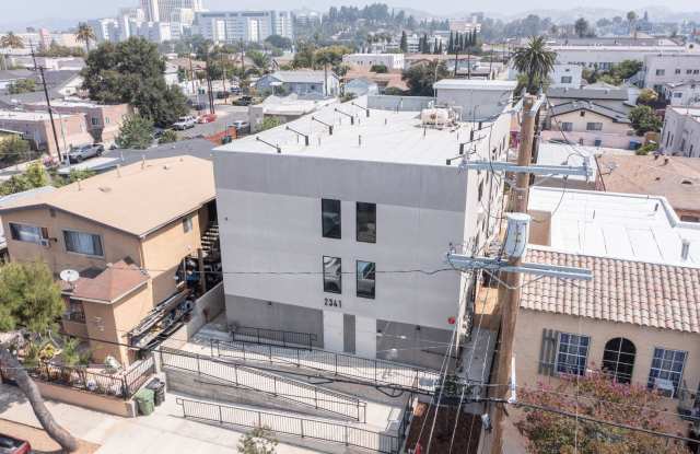 2341 Sherdian Street Gallery 1