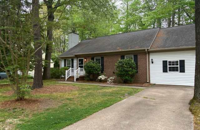 Three bedroom, 2 bath home with a large fenced yard photos photos