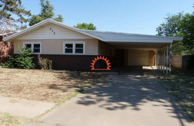 212 West Christopher Drive - 212 West Christopher Drive, Clovis, NM 88101
