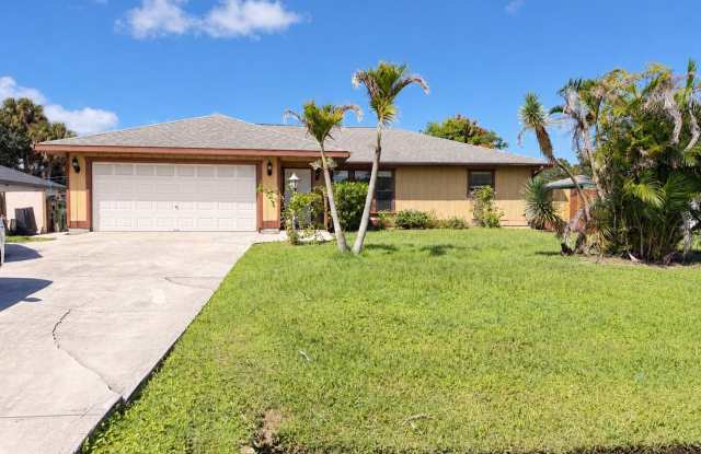 2225 SE MELALEUCA Boulevard Gallery 1