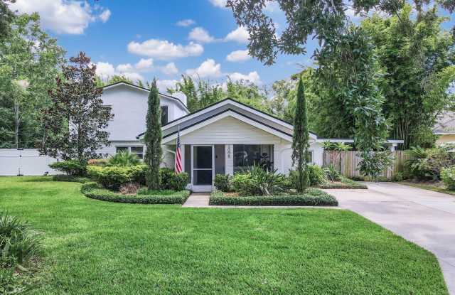 Hourglass District ~ Gorgeous 3/2.5 home with Huge Fenced-In Yard! photos photos