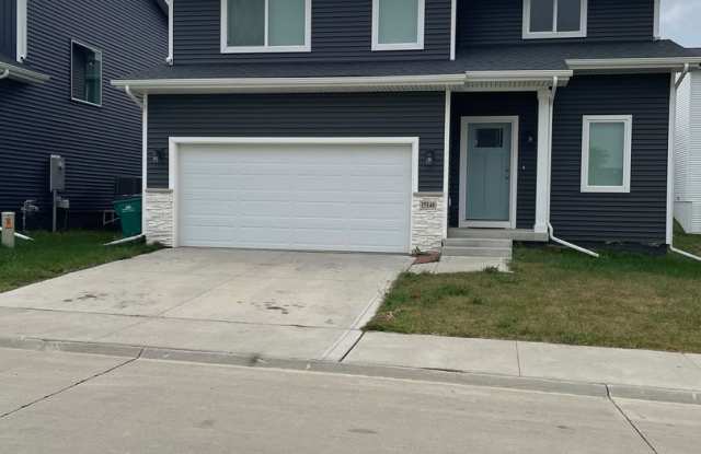 FREE RENT SPECIAL! 3 bedroom 2.5 bath Single Family Home photos photos
