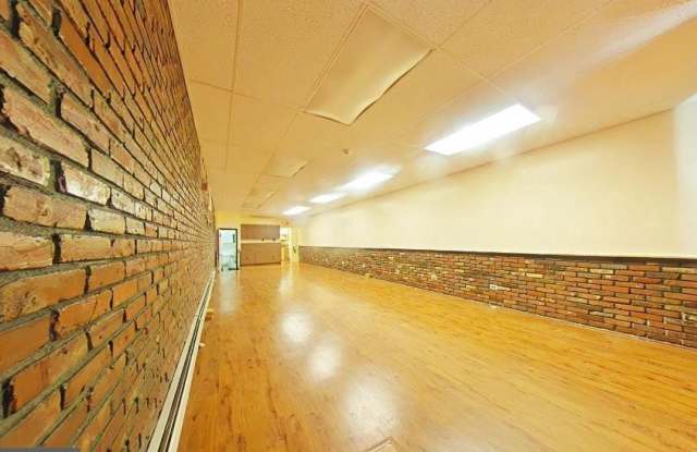 1850 S 23RD Street Gallery 4