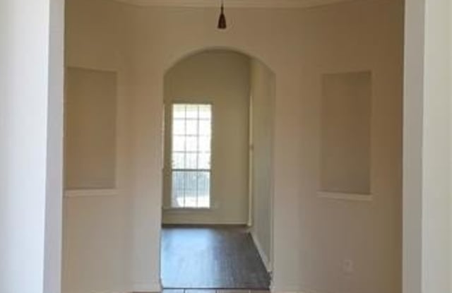 1019 Manchester Drive Gallery 2