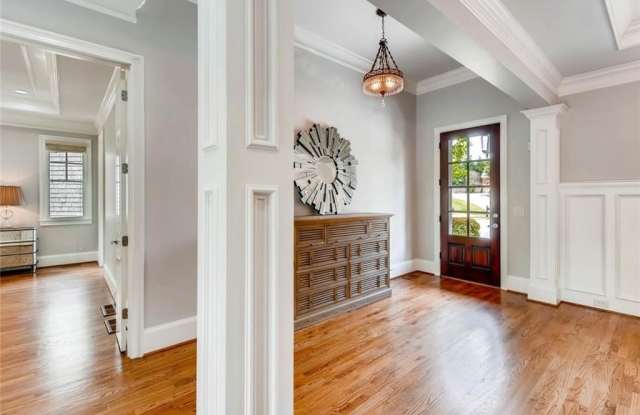 1481 Valley View Manor Gallery 4