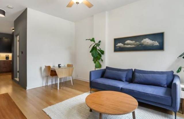 1449 N Ashland Avenue Gallery 2