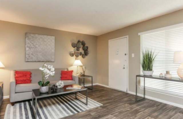 14033 Oak Meadows Gallery 2
