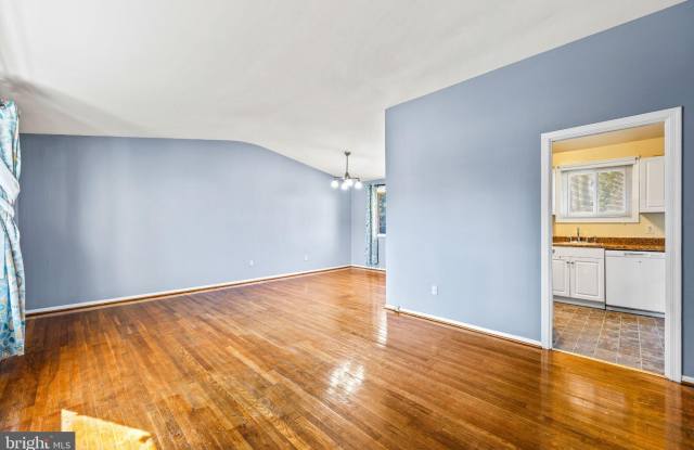 6201 LONE OAK Drive Gallery 3