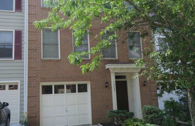 12703 DOGWOOD HILLS LANE - 12703 Dogwood Hills Lane, Greenbriar, VA 22033