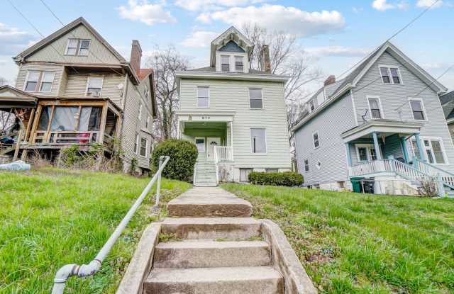 Three Bedroom in Cincinnati! LEASING SPECIAL, Second Month Free if lease signed by 07/31, not move in, just signed!!! Gallery 3