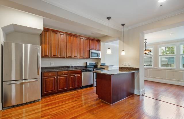 1712 D Street Southeast - A Gallery 4