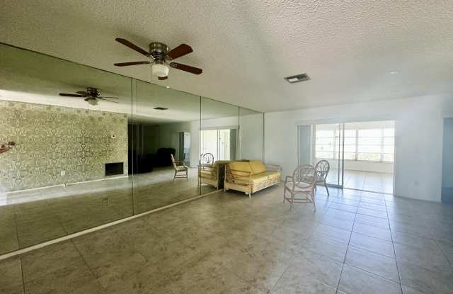 5725 E Fernley Dr E Gallery 2