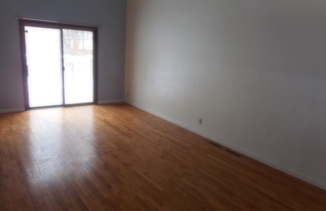 1860 Black Oaks Ln N Gallery 4