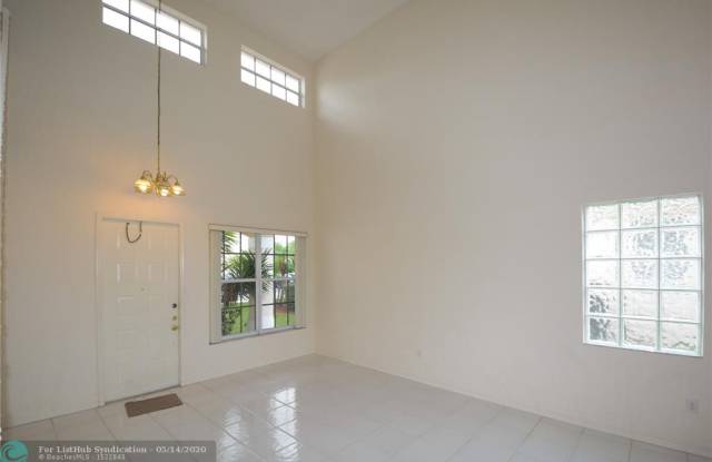 1872 NW 166th Ave Gallery 4