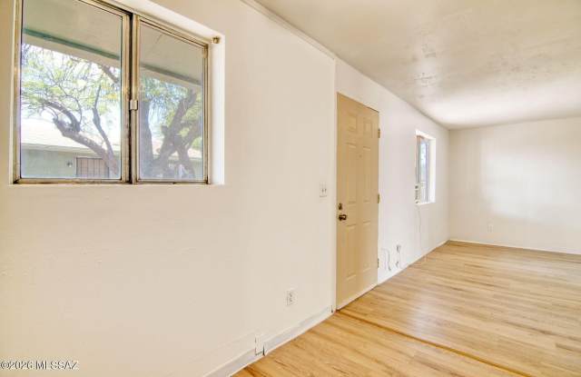 5657 E 28th Street Gallery 2