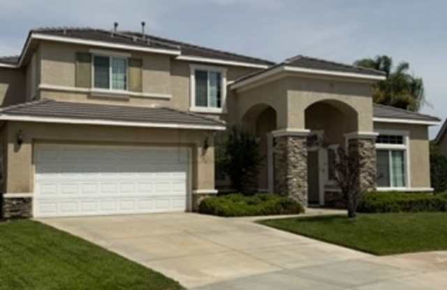 Spacious 4-Bedroom Menlo Estates Home in a Cul De Sac| Downstairs Bedroom & Full Bath | RV/Boat Parking Gallery 3
