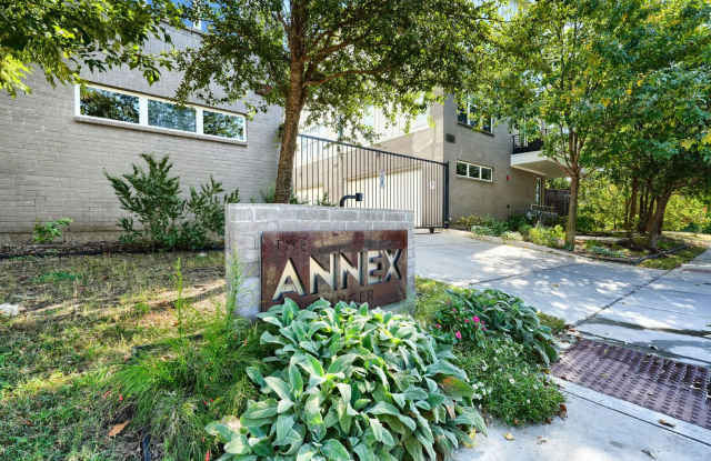 End Unit Townhome - 4620 Munger Avenue, Dallas, TX 75204