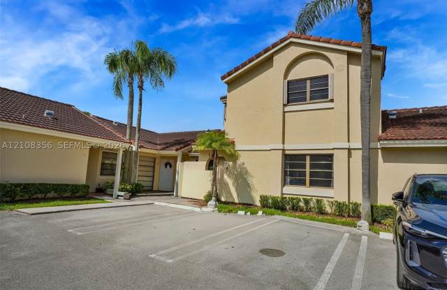 6538 NW 170th Ter Gallery 1