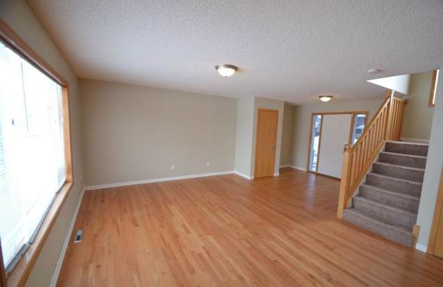 1748 Wyndam Drive Gallery 3