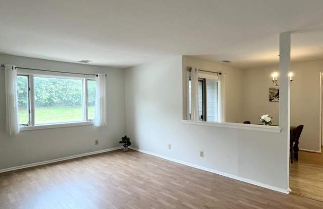 2217 Sayre Drive Gallery 3