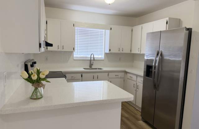 3041 W 76th St photos photos