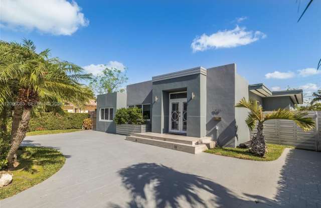 7549 BUCCANEER AVE NORTH BAY VILLAGE, FL 33141 Gallery 1
