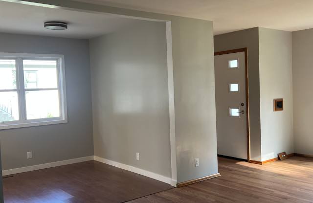 706 Whiting Avenue photos photos