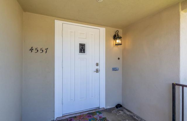 2 Bed, 2 Bath home in Ocean Beach Gallery 4