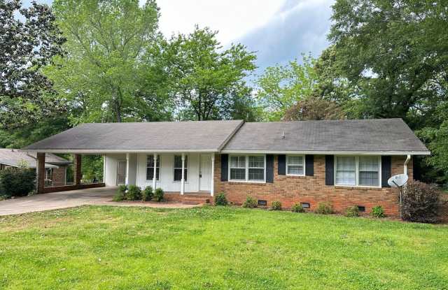 Brentwood Home close to UGAs Vet School - 125 Brentwood Drive, Athens, GA 30605
