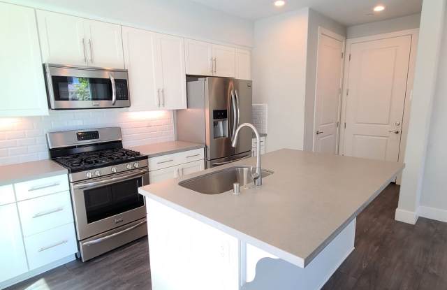 Luxurious town house in Davis Cannery Gallery 3