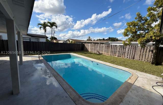 10581 NW 28th Mnr Gallery 3