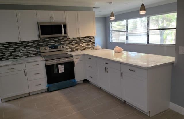 4010 North Shore Drive - 4010 North Shore Drive, West Palm Beach, FL 33407