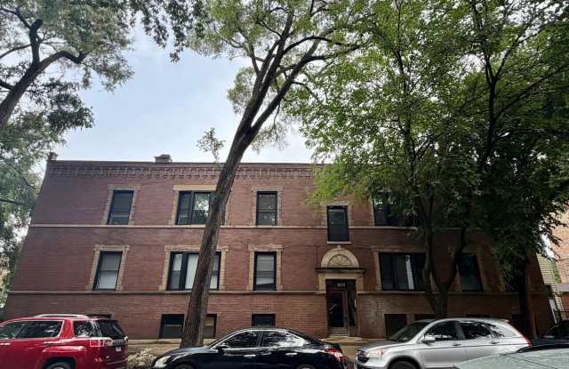 2701 N Whipple Gallery 1