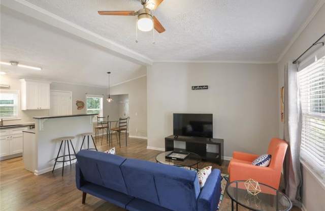 1661 Audrey Place NW Gallery 2