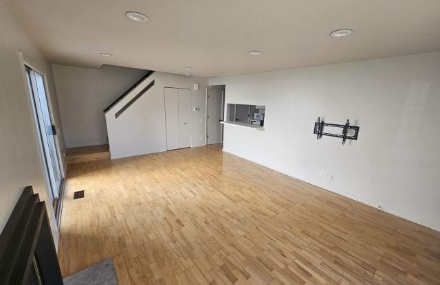 403 Trenton Court Gallery 2