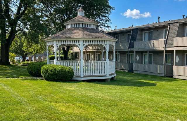 Coming Soon: 1BR Apartment with Enclosed Balcony in Oak Forest photos photos