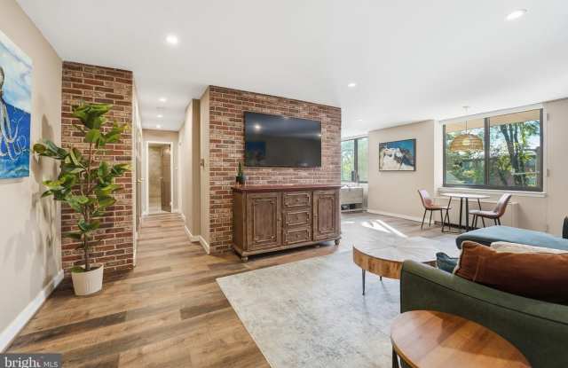 4390 LORCOM LN #402 - 4390 Lorcom Lane, Arlington, VA 22207 4390 LORCOM LN #402 - 4390 Lorcom Lane, Arlington, VA 22207