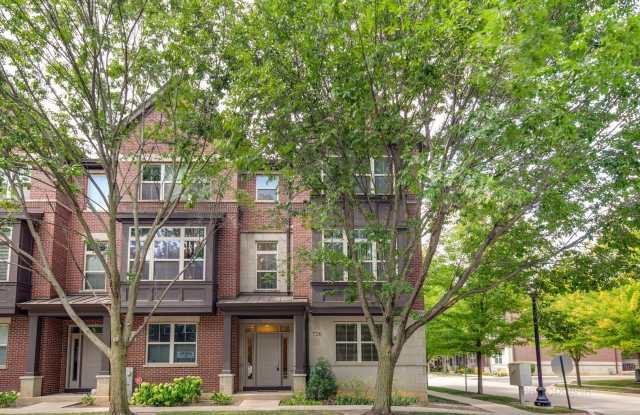 726 Summit Lane Gallery 2