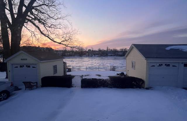 96 Kenwood Avenue photos photos