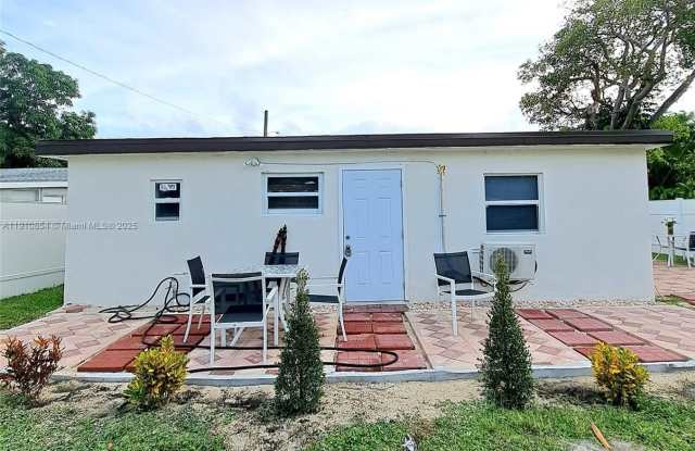 2215 Mayo St photos photos