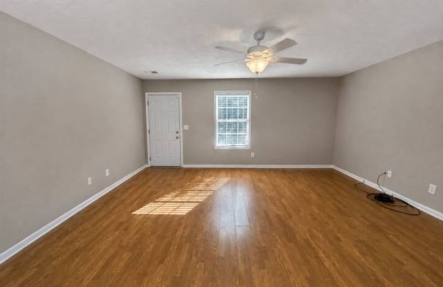 3 Bedrooms | 2 Bathrooms | Approx. 1,400 Sq. Ft. Gallery 3