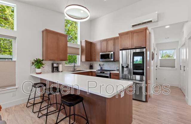 1721 E Lakeside Ave - 1721 East Lakeside Avenue, Coeur d'Alene, ID 83814