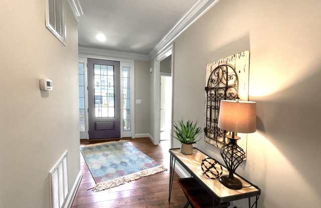 1287 Penfield Lane - Single Level Floorplan! Gallery 4