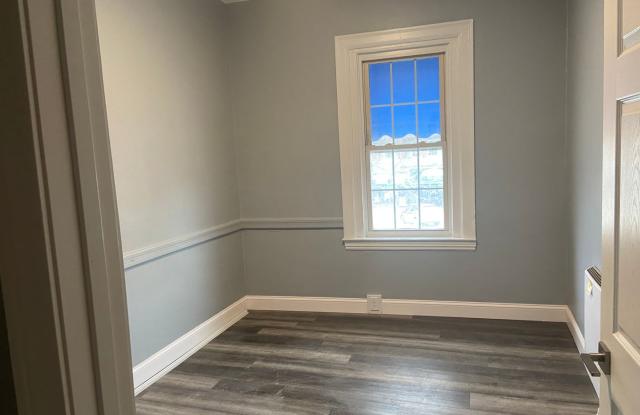 117 Maine Street Gallery 4