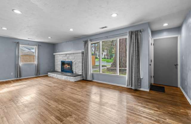 1415 E Main St - 1415 East Main Street, Medford, OR 97504 1415 E Main St - 1415 East Main Street, Medford, OR 97504