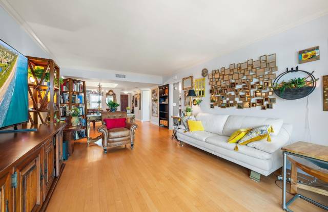 155 Yacht Club Drive Gallery 4
